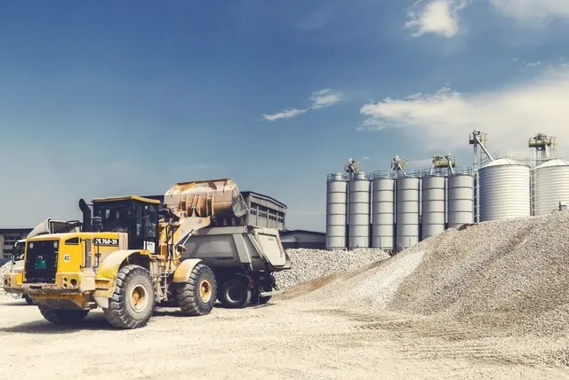 Wheel loader at an aggregate crushing plant